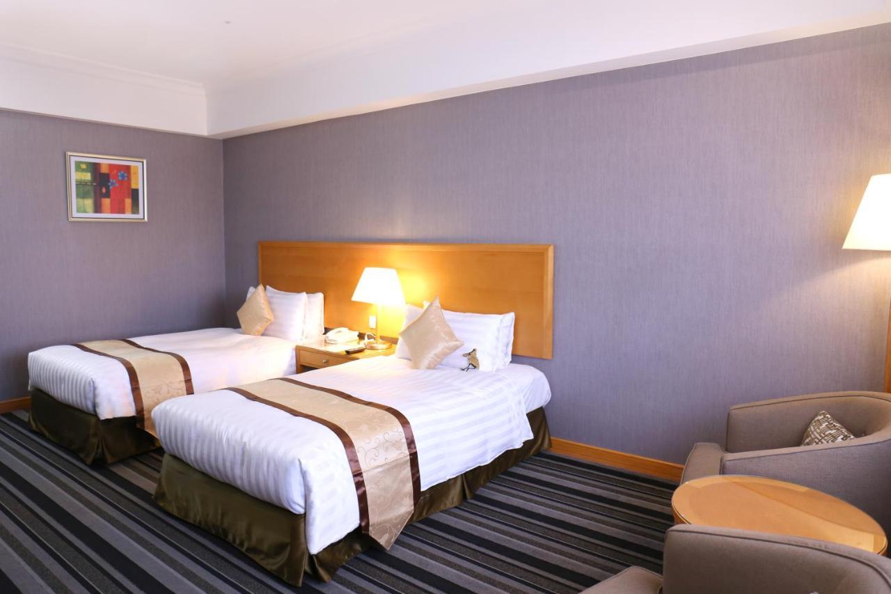 Fushin Hotel - Tainan Buitenkant foto