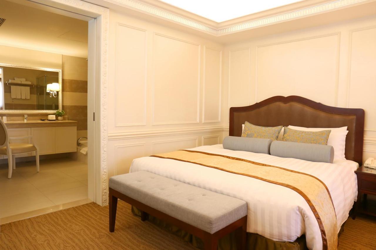 Fushin Hotel - Tainan Buitenkant foto