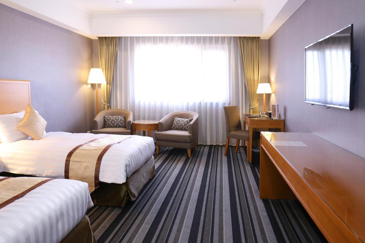 Fushin Hotel - Tainan Buitenkant foto