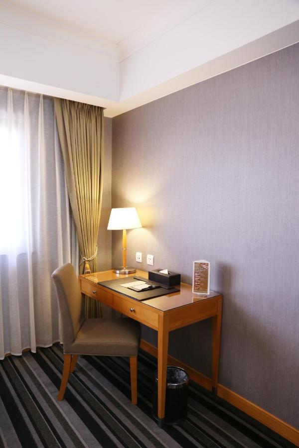 Fushin Hotel - Tainan Buitenkant foto