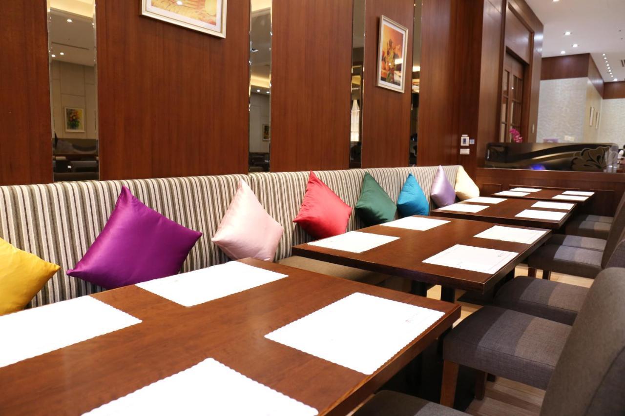 Fushin Hotel - Tainan Buitenkant foto