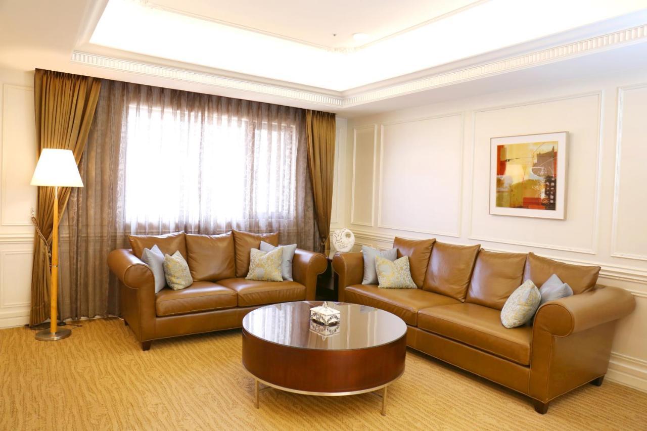 Fushin Hotel - Tainan Buitenkant foto