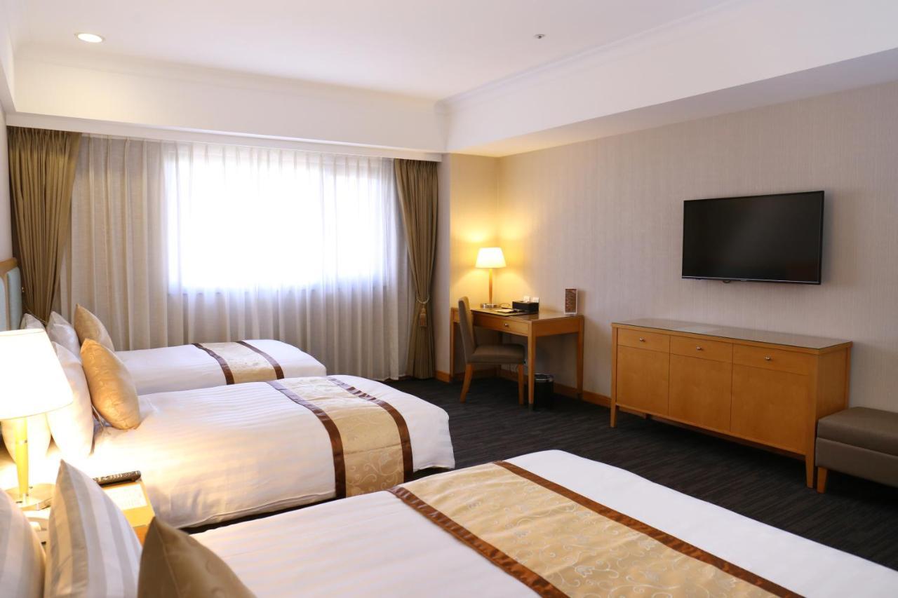 Fushin Hotel - Tainan Buitenkant foto