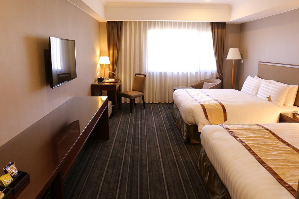 Fushin Hotel - Tainan Buitenkant foto