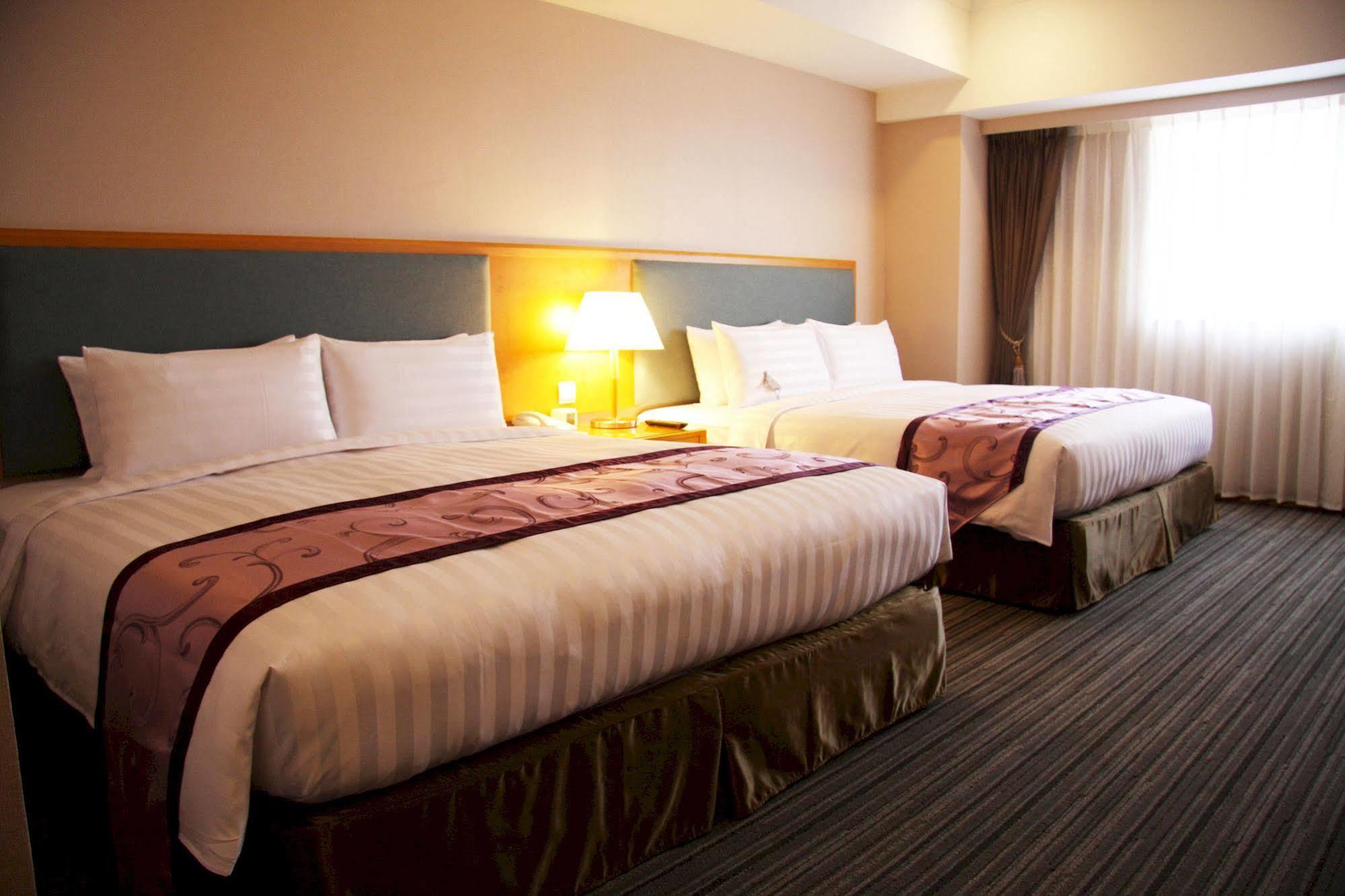 Fushin Hotel - Tainan Buitenkant foto